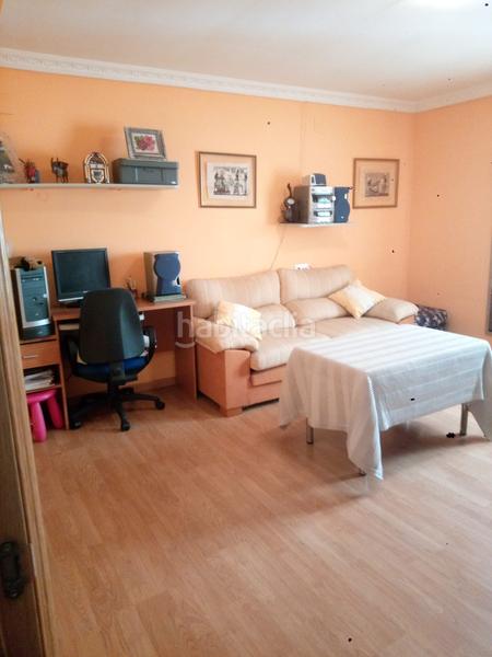 Foto 900a873e-6653-4980-8933-d47aa55d31a1. Casa  con patio y terraza en Cenicero