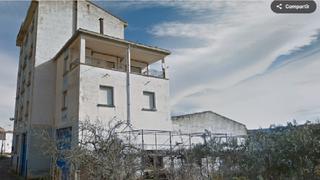 Edifici a Alberite. Edificio en alberite