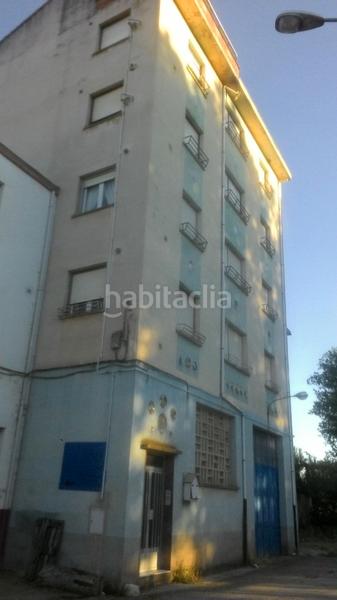 Foto d0b6aeea-8945-44f5-80b9-152d98bd9cda. Edifici a Alberite