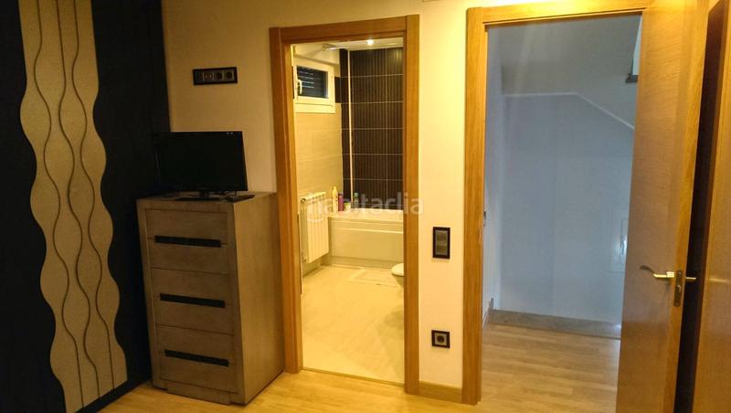 Foto 9a9dd54a-13dc-4835-9293-e472ec52da3e. Chalet mit kamin heizung parking in Entrena