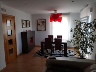 Xalet a Entrena. Chalet en entrena con terraza y plazas de garaje