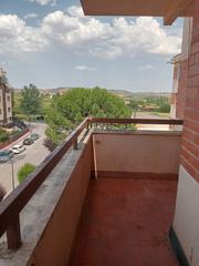 Pis a Villamediana de Iregua. Piso en villamediana con terraza y piscina