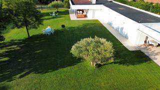 Xalet a Lardero. Chalet en lardero con jardín y garaje