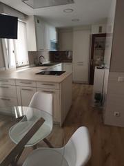 Appartamento in Oeste. Piso en rafael azcona con balcón