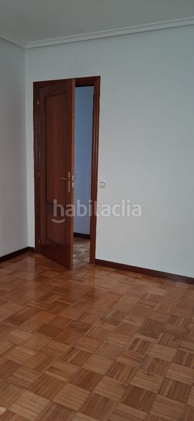 Foto 141f9fb4-e803-4fce-b8f2-2159de0e2bbf. Apartament amb calefacció aparcament piscina a Portillejo - Valdegastea Logroño