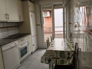 Apartamento en Lardero. Apartamento en lardero con garaje y trastero