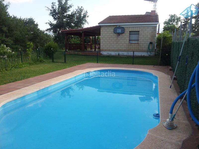 Foto f308e4cf-e4dd-4428-99ef-2dadb0ee8bf5. Xalet amb aparcament piscina a Entrena