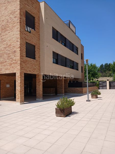 Foto 677cceca-0216-460d-9213-191028840236. Estudi amb calefacció aparcament piscina a Lardero