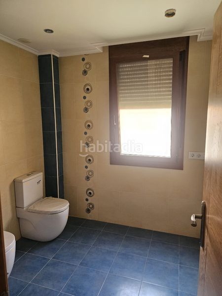 Foto ec44d3f1-9127-4e36-ac30-5c157704d655. Xalet amb xemeneia calefacció aparcament a Nájera