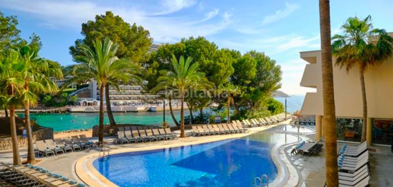 Foto e7c34683-0397-4977-9101-3dda3dc2f0e9. Edifici a carrer de la lluna 10 a Cala Vinyes Calvià