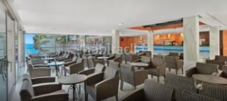 Foto f183d822-a2a7-4ec6-bd2a-290f920d2f80. Edifici a carrer de la lluna 10 a Cala Vinyes Calvià