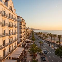 Edifici a El Grau. Hotel avenida del mar