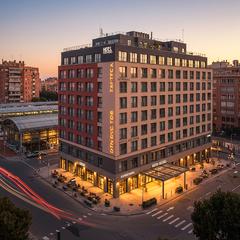 Edifici a Russafa. Hotel estacion del nord