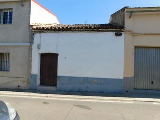 Casa a Don Benito. Casa-solar en venta