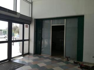 Local commercial  Calle leonardo da vinci. Local comercial en las cumbres