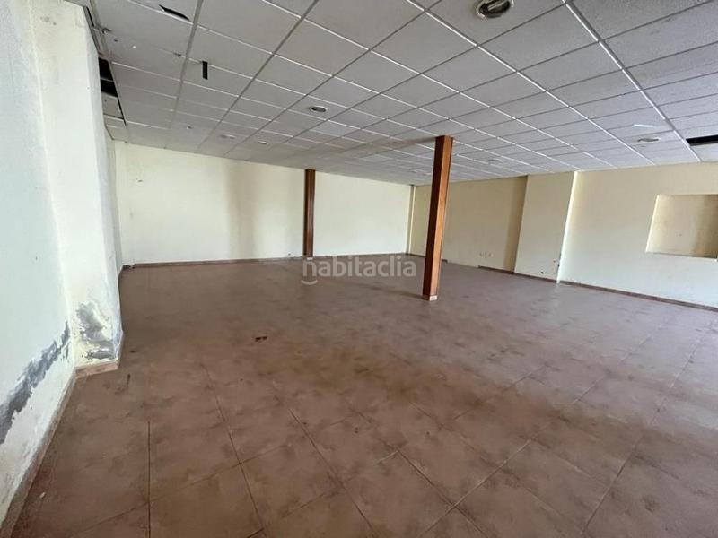 Foto 97db90e4-74e7-4c69-8cdd-c14316fd48dd. Edificio vivienda en venta en Valdelacalzada