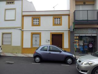Casa en Don Benito. Casa con cortinal en venta