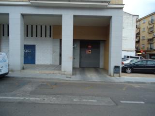 Car parking in Don Benito. Plaza de garaje doble en el centro