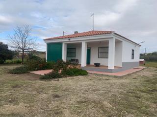 Chalet en Don Benito. Chalet bien conservado
