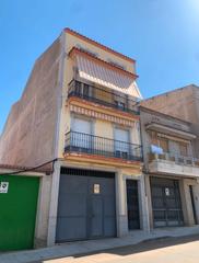 Pis a Calle cañamero 72. Piso semiindependiente con buhardilla