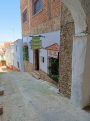 Casa a Puebla de Alcocer. Casa y local en puebla de alcocer