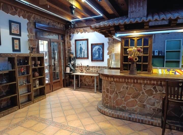 Foto 7fa6cbe6-9701-4b81-a043-4674133d79c0. Casa  y local en Puebla de Alcocer