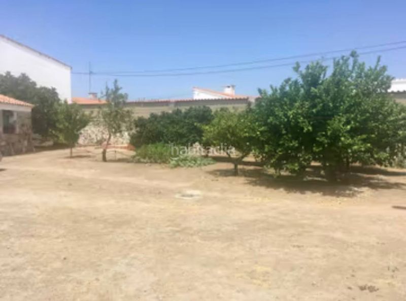 Foto 59820727-fe9d-4c37-9a17-e3eca7ef319a. Casa amb xemeneia aparcament a Don Benito