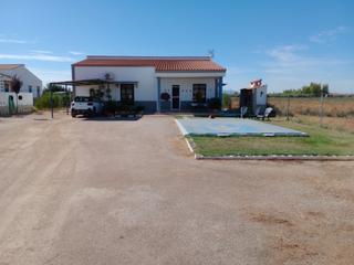 Chalet à Don Benito. Chalet de reciente construccion
