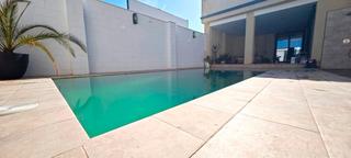 Maison jumelée à Don Benito. Vivienda unifamiliar con piscina