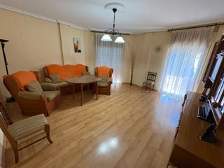 Pis a Don Benito. Piso semireformado bien situado