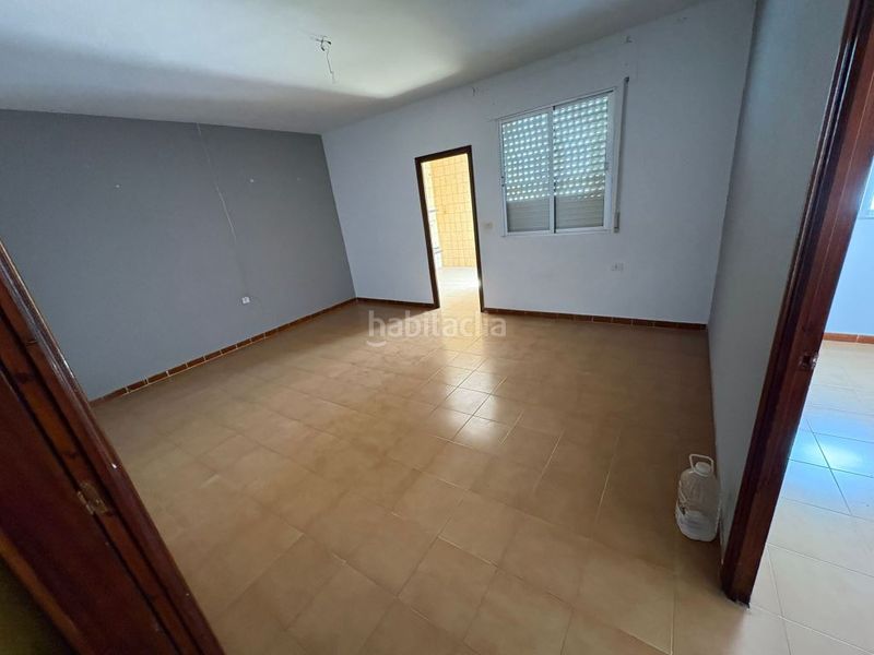 Foto 0153d3fe-940a-4c6f-b4a1-27fdadbd2d4a. Casa amb xemeneia aparcament a Don Benito
