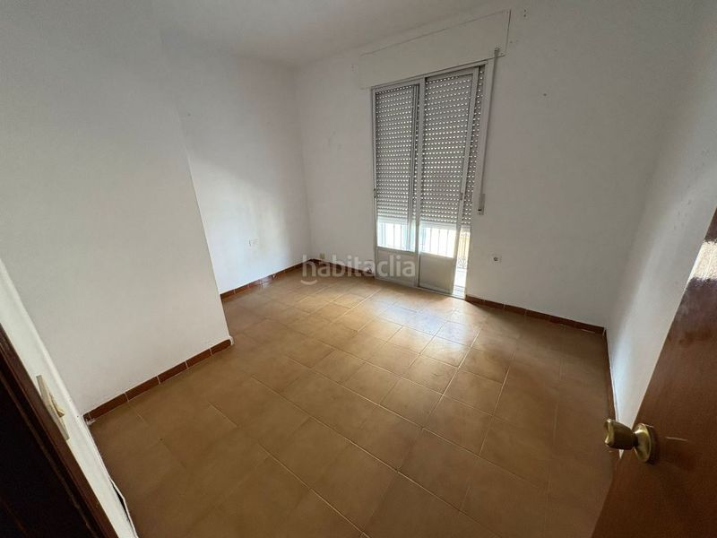 Foto c7c9f5c8-3b16-4edc-a1ea-5bb9e25819a3. Casa amb xemeneia aparcament a Don Benito