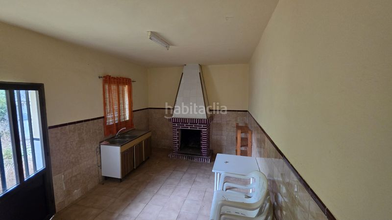 Foto f6934ddc-26a3-4d00-8604-093c44306b5c. Casa amb xemeneia aparcament a Villar de Rena