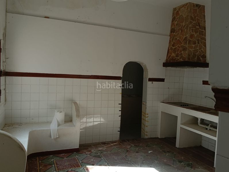 Foto f2004e1b-0d28-425b-b320-d286d7f6f27a. Casa amb xemeneia a Medellín