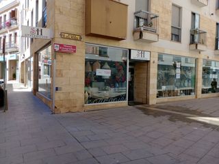 Lloguer Local Comercial a Don Benito. Local comercial en el centro, de esquina