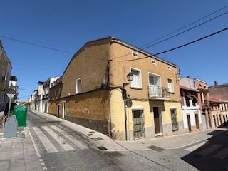 Haus in Don Benito. Planta baja semicentrica