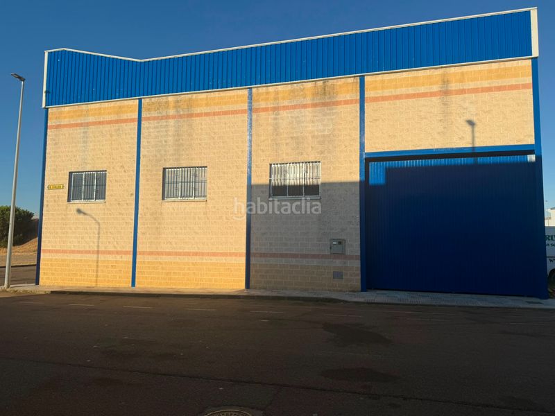 Foto 0a5d879f-e43b-4e8b-a245-4de7d743d96a. Nau industrial a Don Benito