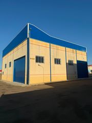 Fabrikhalle in Don Benito. Nave de esquina en cepansa