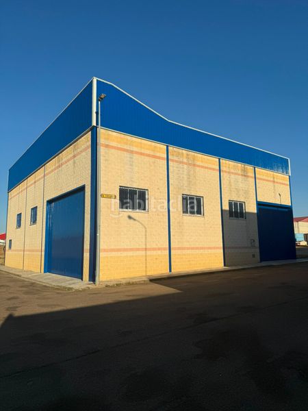 Foto a0f57492-ad2c-45ad-8f0e-d597e4ada7f4. Nau industrial a Don Benito
