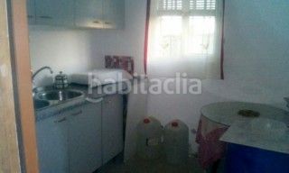 Foto 40fe2bb8-2a3a-4269-a865-ea57422549ef. Xalet amb xemeneia aparcament a Campanario