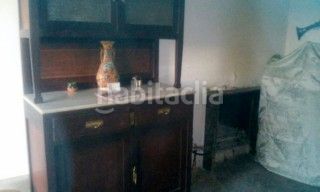 Foto a0261183-6ff9-4c05-bc4b-5a91c6f62622. Xalet amb xemeneia aparcament a Campanario