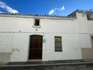 Casa a Calle castillejos 13. Procedente de banco