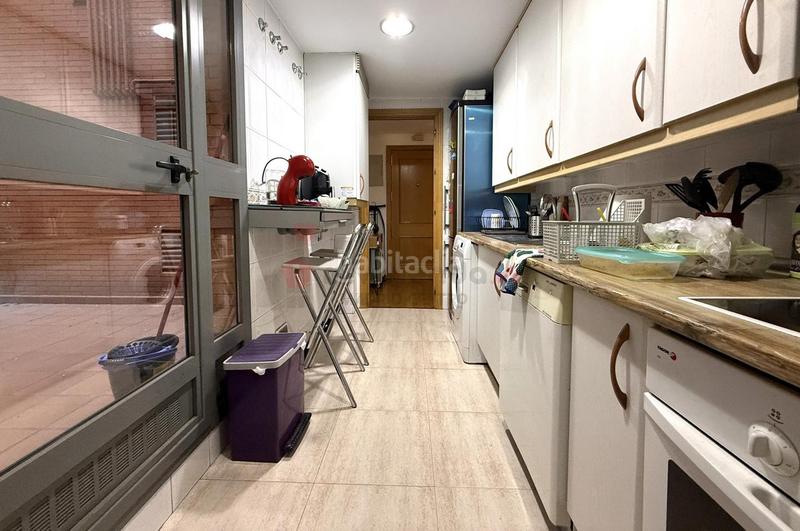 Foto 24df51ae-c561-4b4d-82f4-c96d1bcbf5a6. Location rez-de-chaussée avec chauffage parking piscine dans Madrid