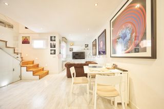 Miete Zweistöckige Wohnung  De olid