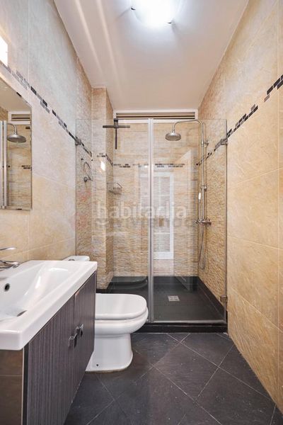 Foto f2d8d1a0-e22e-452c-88a3-7b91f2f16324. Piso en Lista Madrid
