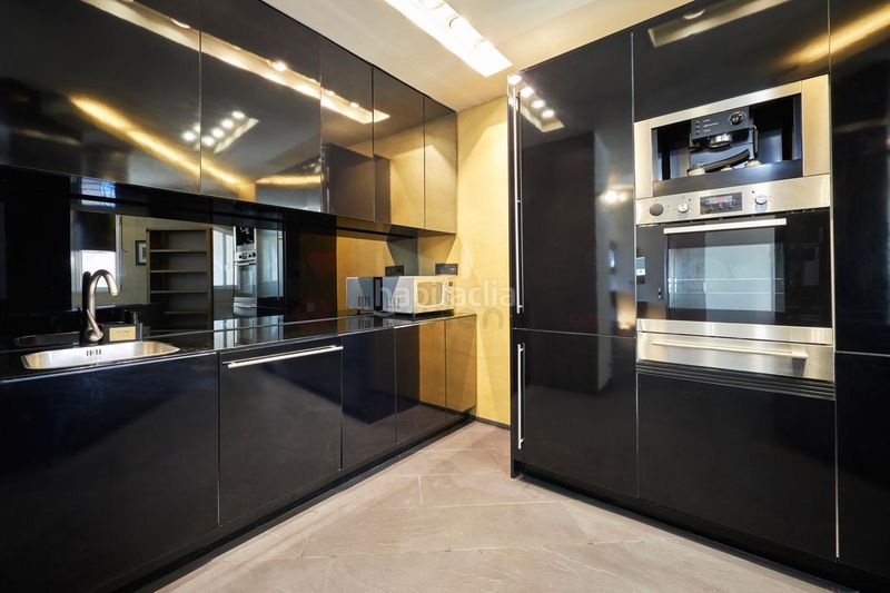 Foto 5d0b0107-d75e-4610-b73f-975c39eabb27. Rent flat with heating in Estrella Madrid
