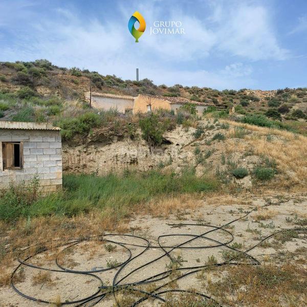 Foto 56cf03e9-962b-4f80-b2e2-ab1a09e3de20. Finca rústica en Caniles