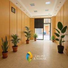 Local Comercial en Guadix. Asequible local calle ancha