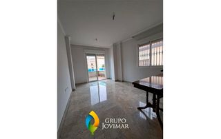 Etagenwohnung in Benalúa. Piso nuevo céntrico