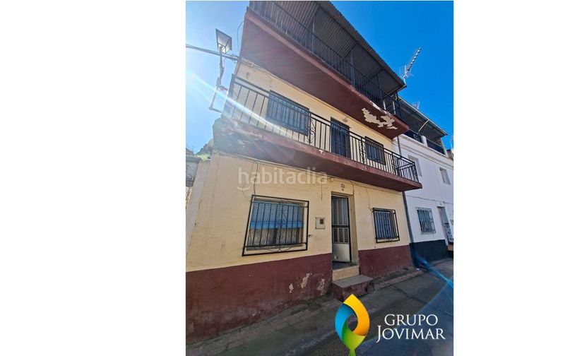 Foto f46ddb66-2ce2-49fb-b98b-74a2ef11ac95. Casa a Peza (La)